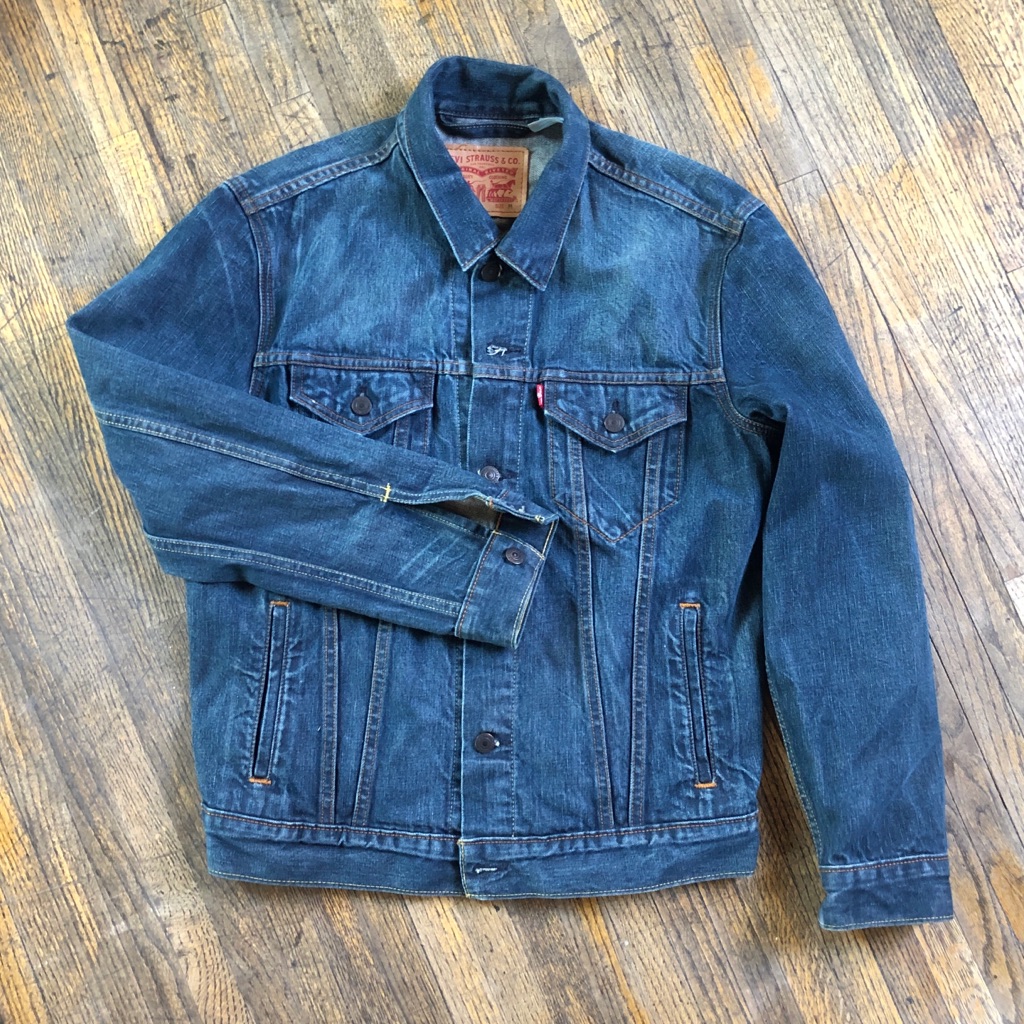 Levi’s Jean Jacket Worn Solid